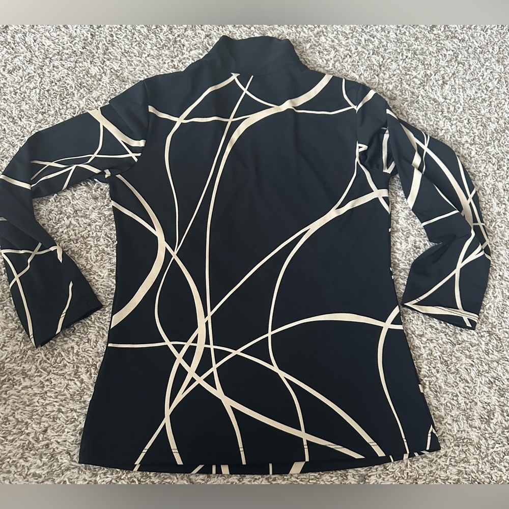 IZZY Black & Cream Abstract Print Long Sleeve Top • Medium • V-Neck Blouse - Picture 3 of 4